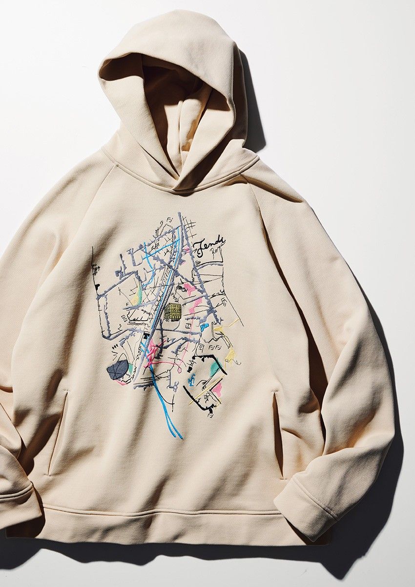 LVのインサイドアウトなデザインetc. ハイブランドによる“最上級スウェット”4選 - 3枚目の画像