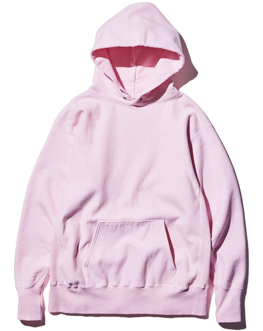 無地のスウェットは色とディテールで選ぼう！ 大人のシンプルコーデに映える8選 - 9枚目の画像