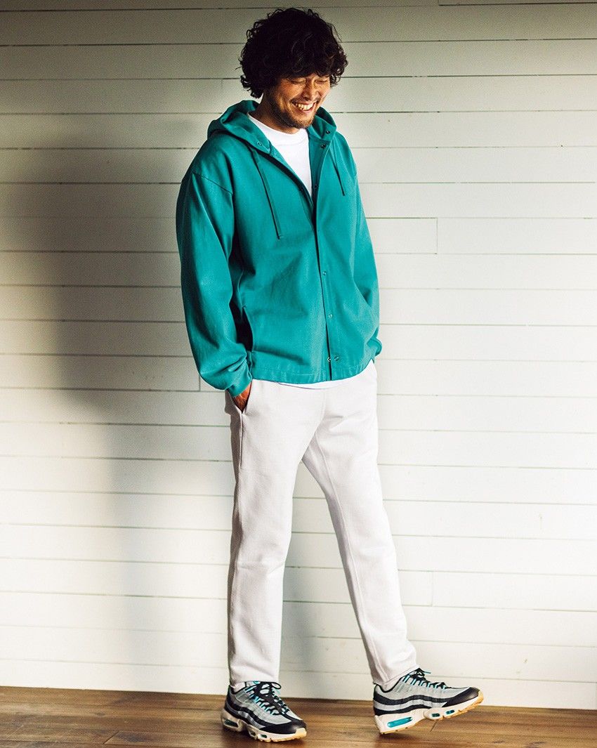 上下スウェットでも“ルーズに見えない”コーデの作り方。コツが見つかる8スタイルを紹介 - 4枚目の画像