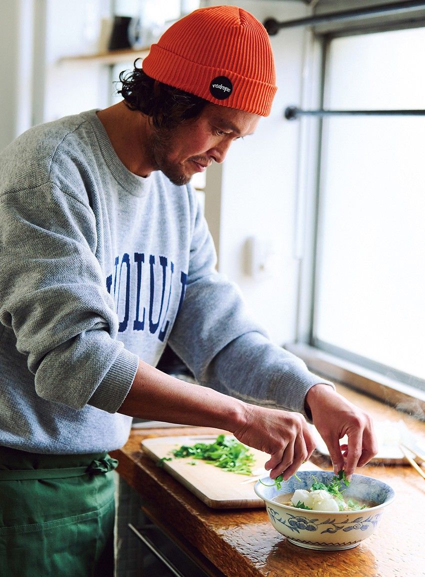 ラストに揚げ餅！三浦マーシーの鬼ウマ「“ちから”カレーうどん」のレシピを紹介 - 1枚目の画像