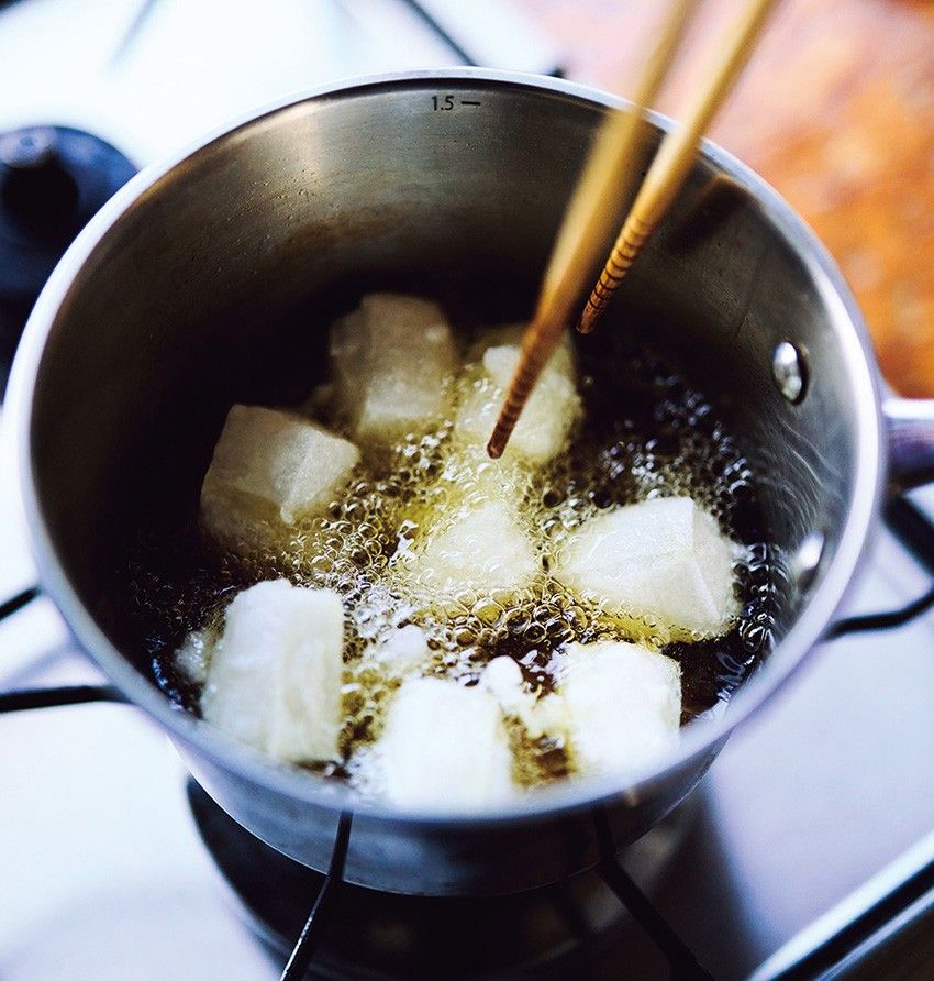 ラストに揚げ餅！三浦マーシーの鬼ウマ「“ちから”カレーうどん」のレシピを紹介 - 2枚目の画像