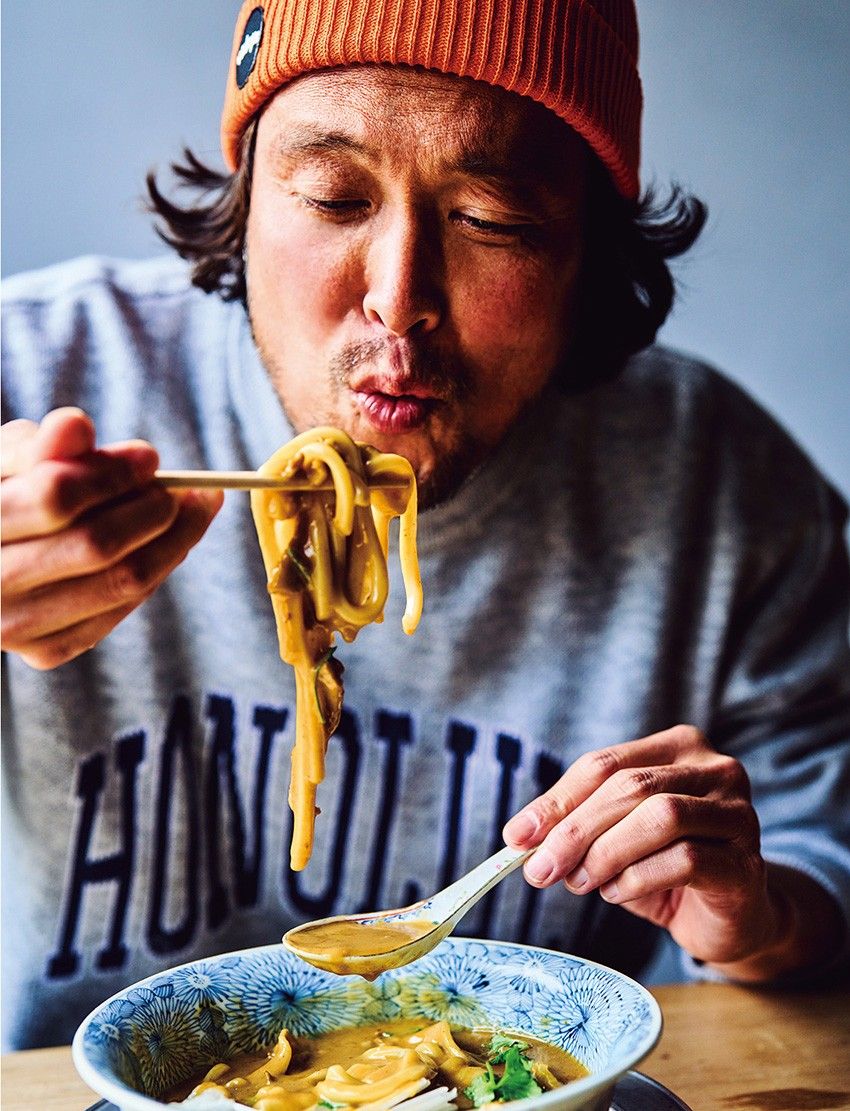 ラストに揚げ餅！三浦マーシーの鬼ウマ「“ちから”カレーうどん」のレシピを紹介 - 4枚目の画像