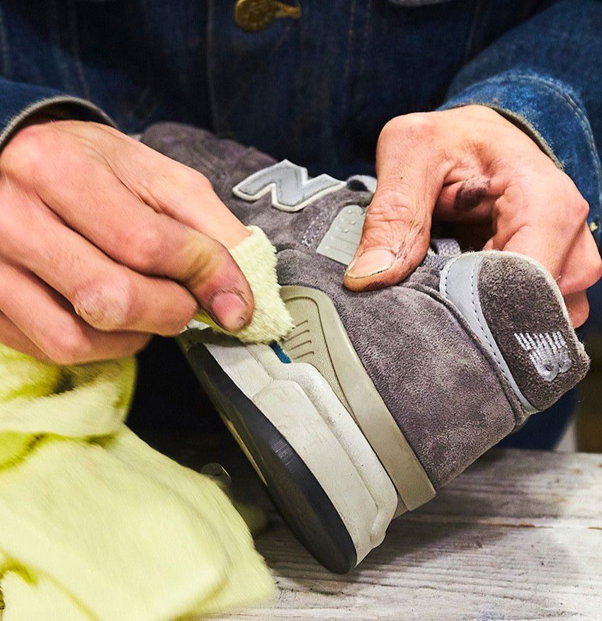 「ニューバランス」のケアには消毒用アルコール!? 専門家に聞くスニーカーのメンテ術 - 3枚目の画像