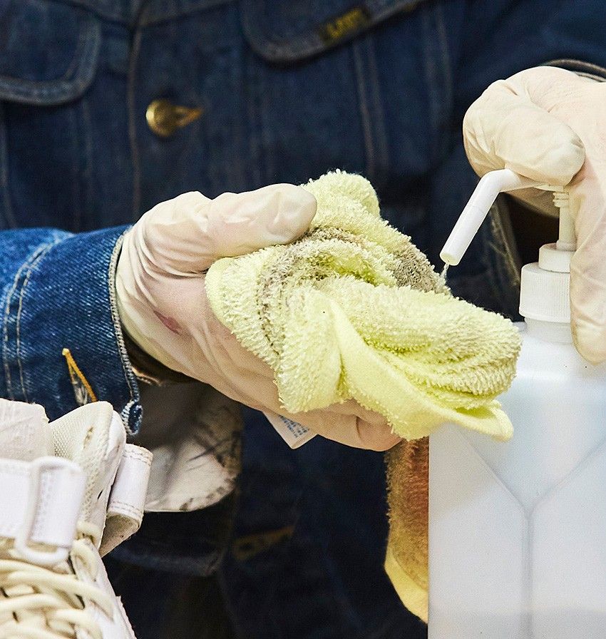 「エア フォース 1」の白さが蘇る！ プロに聞いた、白スニーカーの簡単ケア術 - 6枚目の画像