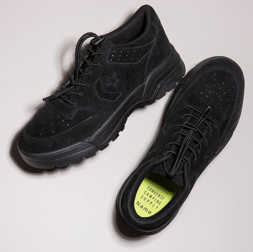 気鋭のファッションブランド「ネーム」とのコラボレーション・モデル「QAK ST CP / Name.」。4月末発売予定。1万6500円/コンバース(コンバース 0120-819-217)