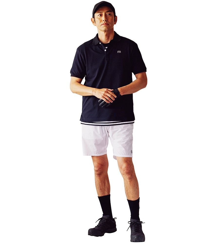 ゴルフ場で存在感バツグンの黒コーデ4例。芝とのコントラストを楽しもう！ - 1枚目の画像