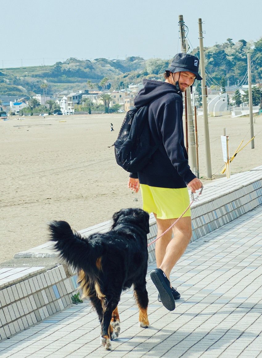 今年のショーツスタイルは「黒×ビビッドカラー」が正解。証拠はモードの最先端にあった - 3枚目の画像