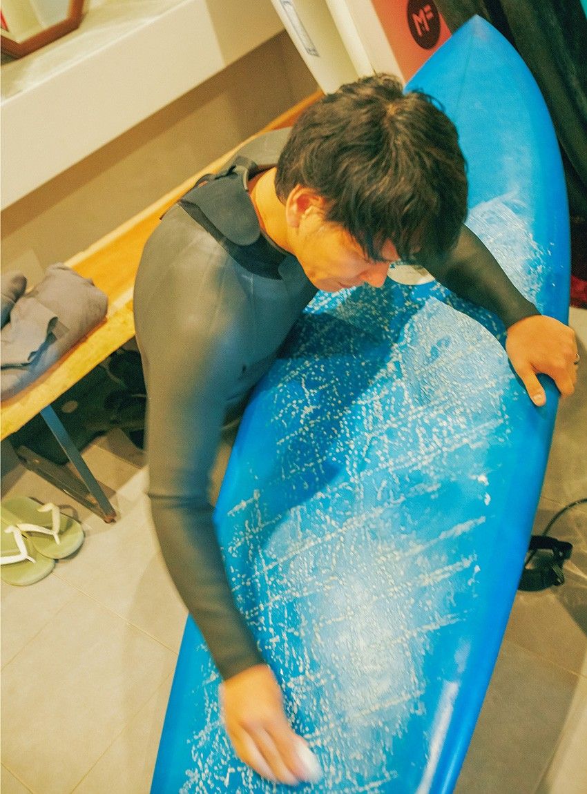 起床と同時に波チェック、仕事前に朝サーフィン。海辺の家で実現する豊かなウィークデイ - 3枚目の画像