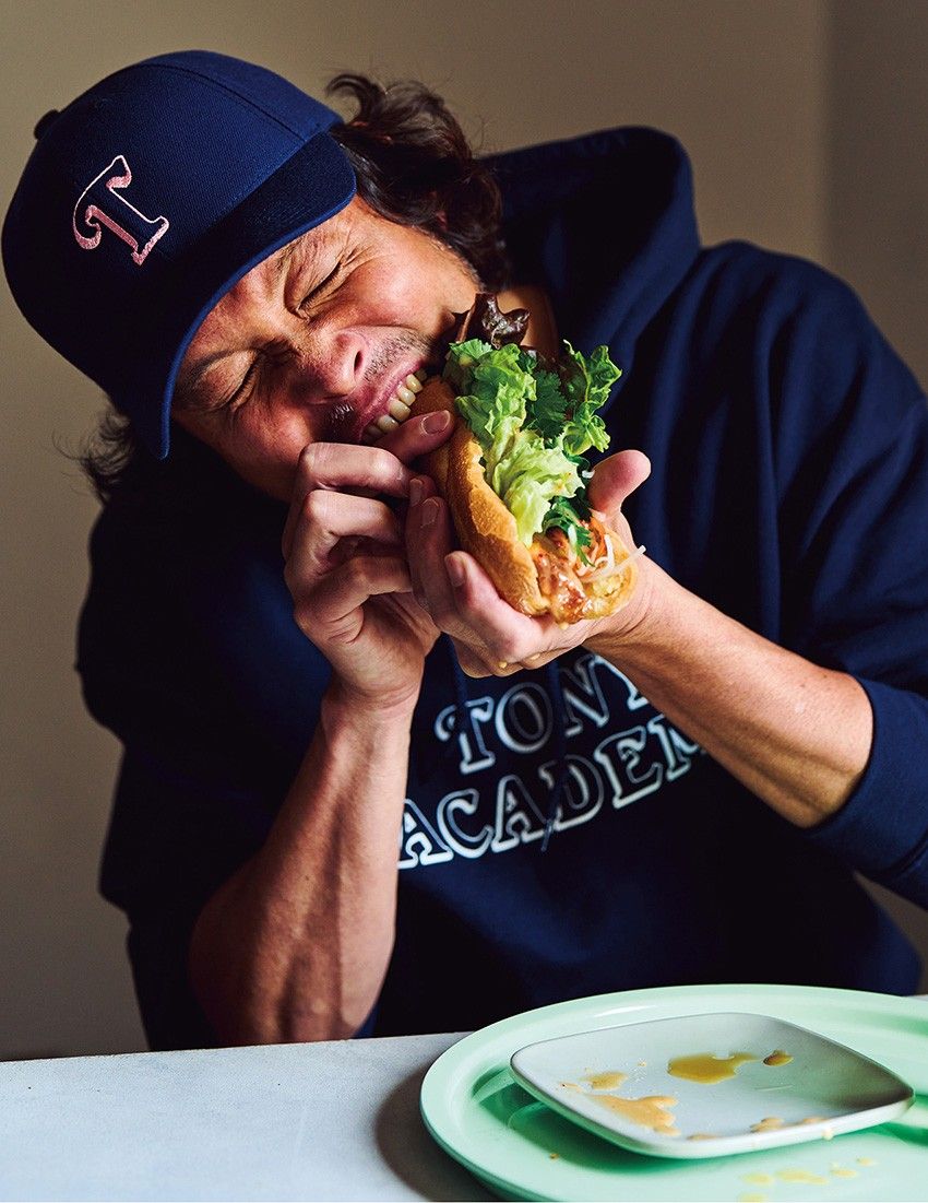 これぞ五味一体!? あらゆるウマさが混ざり合うミウラメシ流「贅沢バインミー」レシピ - 2枚目の画像