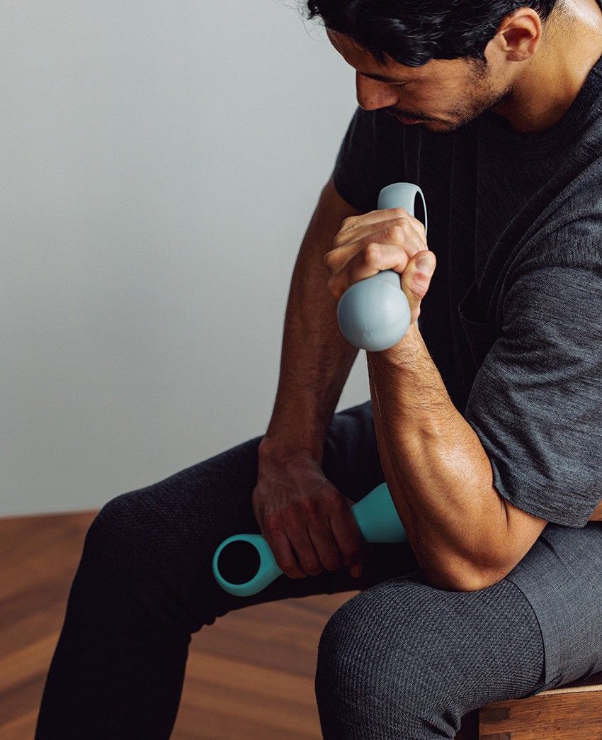 化学繊維のツルツル感が苦手な人へ。最高級メリノウールの最上級スポーツウェアがあった！ - 1枚目の画像