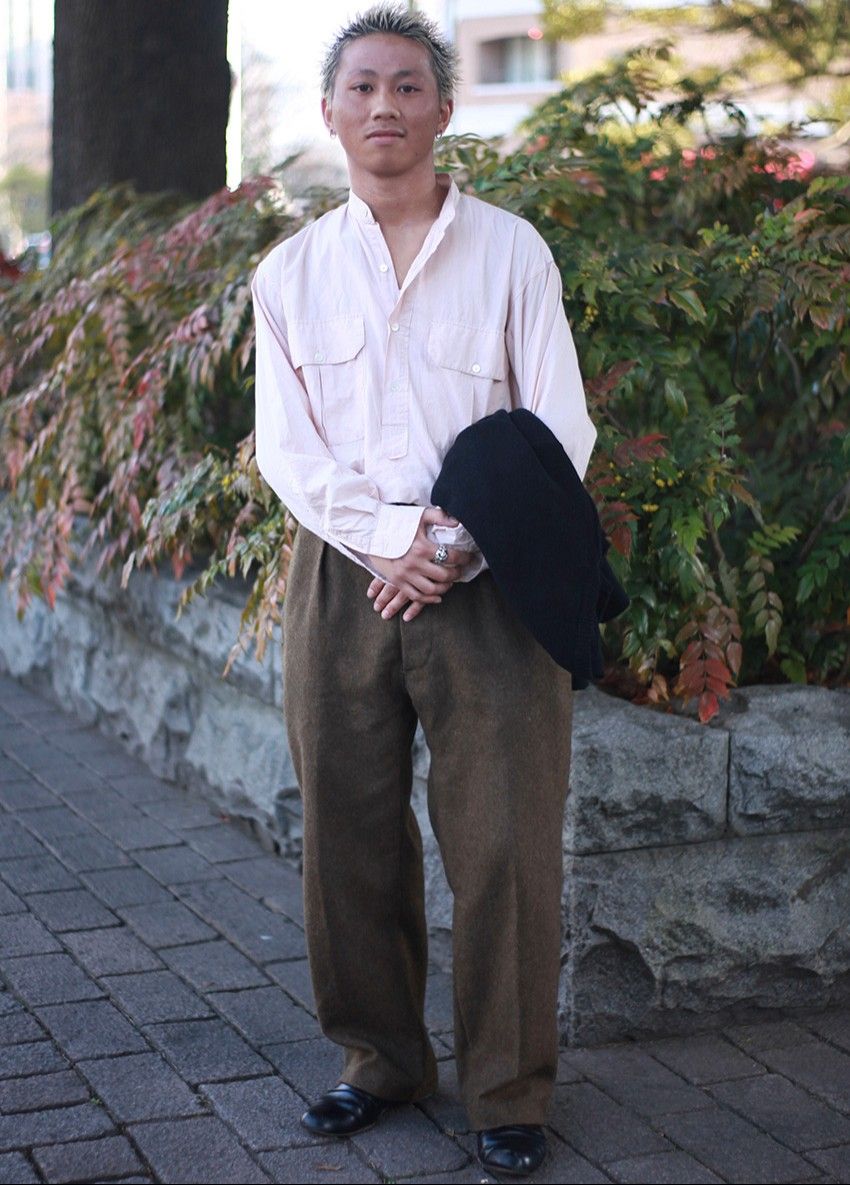 “シャツ一枚で格好いい大人”は何が違う？ スナップから導く、5つの着こなしのヒント - 3枚目の画像