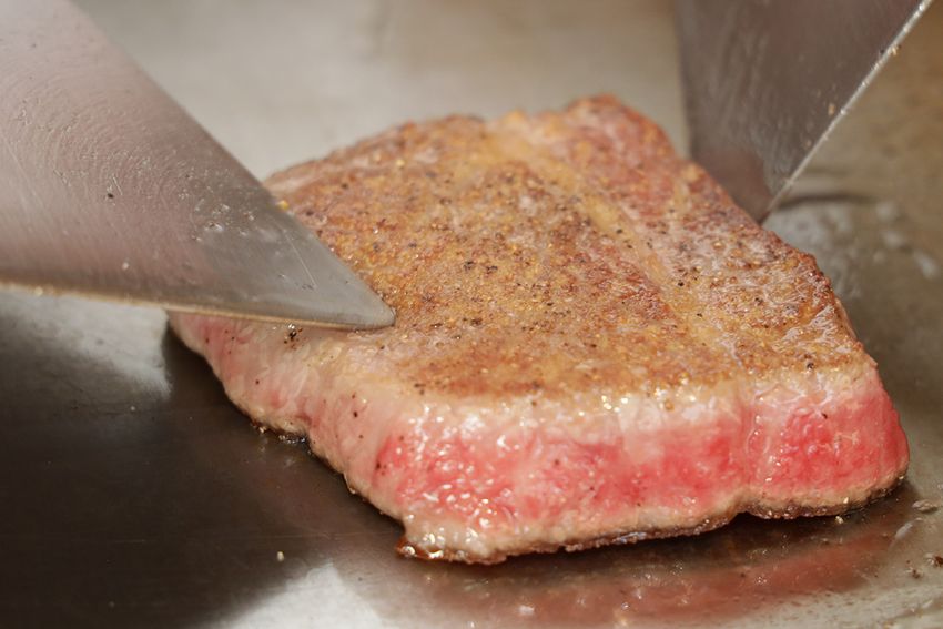 すべてA5ランクの黒毛和牛。“本当は教えたくない”極上ステーキ食べ放題の名店 - 9枚目の画像