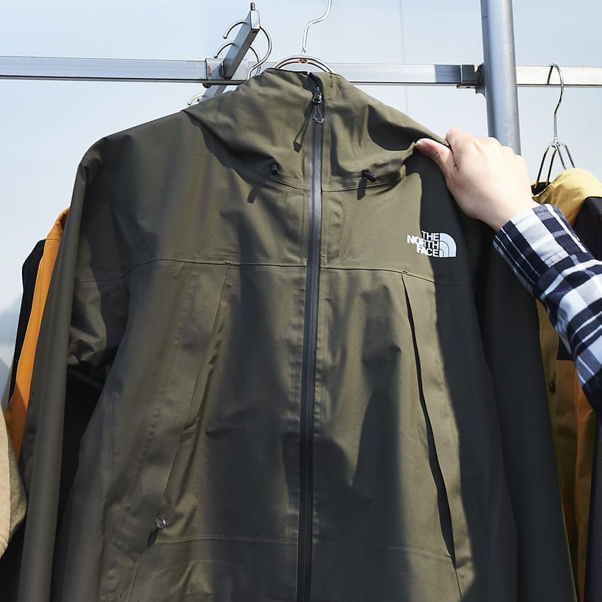 「ザ・ノース・フェイス」の最新4選。街も山も梅雨もOKなアイテムで私物をアプデせよ！ - 21枚目の画像