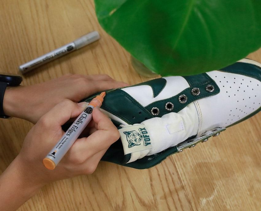 復刻「エア ジョーダン 1」を“当時モノ”っぽくする魔法のペン。スニーカー好きはお試しを - 13枚目の画像