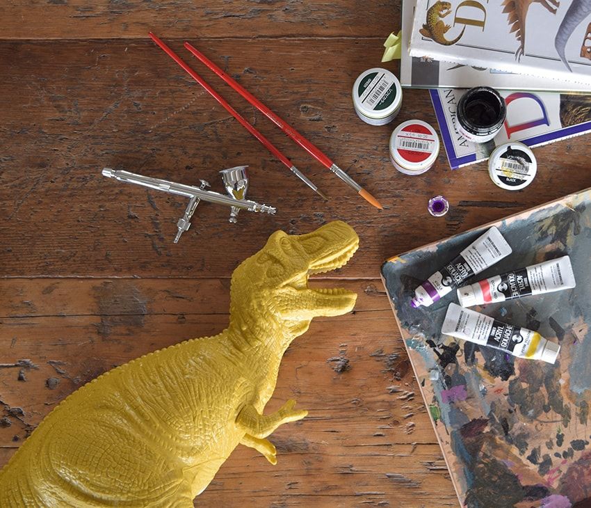 ミシガンカラーの恐竜⁉︎ スニーカー好きな親は“注意”のフィギュア・カスタムサービス - 7枚目の画像