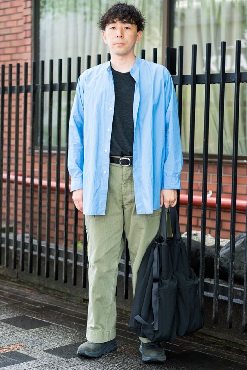 【大人に似合うシャツ 2022】スナップから導いた7枚で組み立てた一週間のシャツコーデ案 - 2枚目の画像