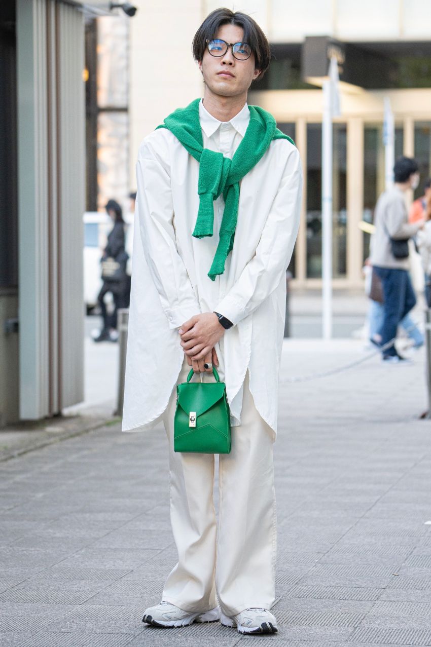 夏のカラーコーデをスナップで学ぶ。注目は“白”のワントーン、それで失敗しないたった1つのコツ - 1枚目の画像