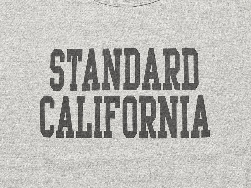 アメカジ好き垂涎。“スタカリ”の新作ロゴTシャツで見るべき3つのポイント - 1枚目の画像