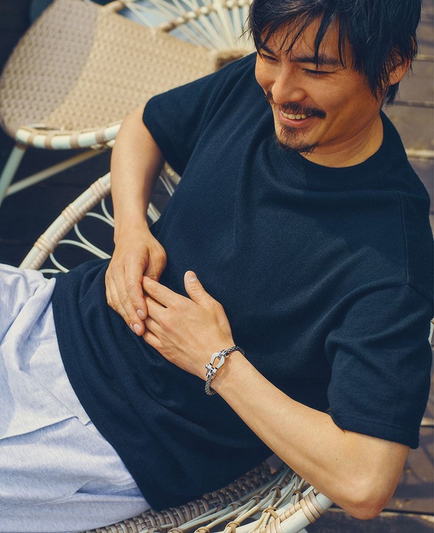 Tシャツ一枚のコーディネイトを成功へ導く、3つのアクセサリー術 - 3枚目の画像