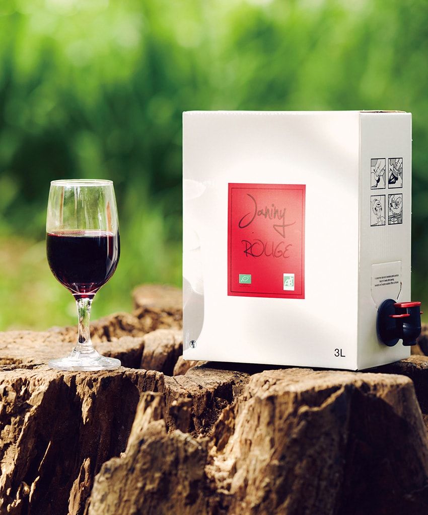 キャンプの強い味方！手軽な缶ワイン＆オーガニックな箱ワイン、オススメ銘柄 - 1枚目の画像