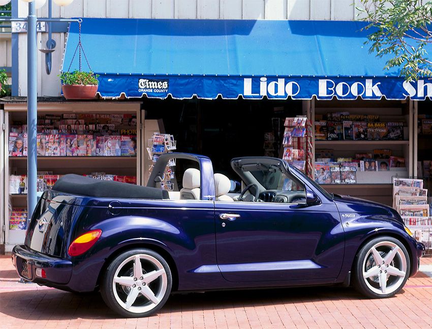 クライスラー「PTクルーザーカブリオ」(2004年7月~2010年12月)。中古車価格は約40万〜160万円。