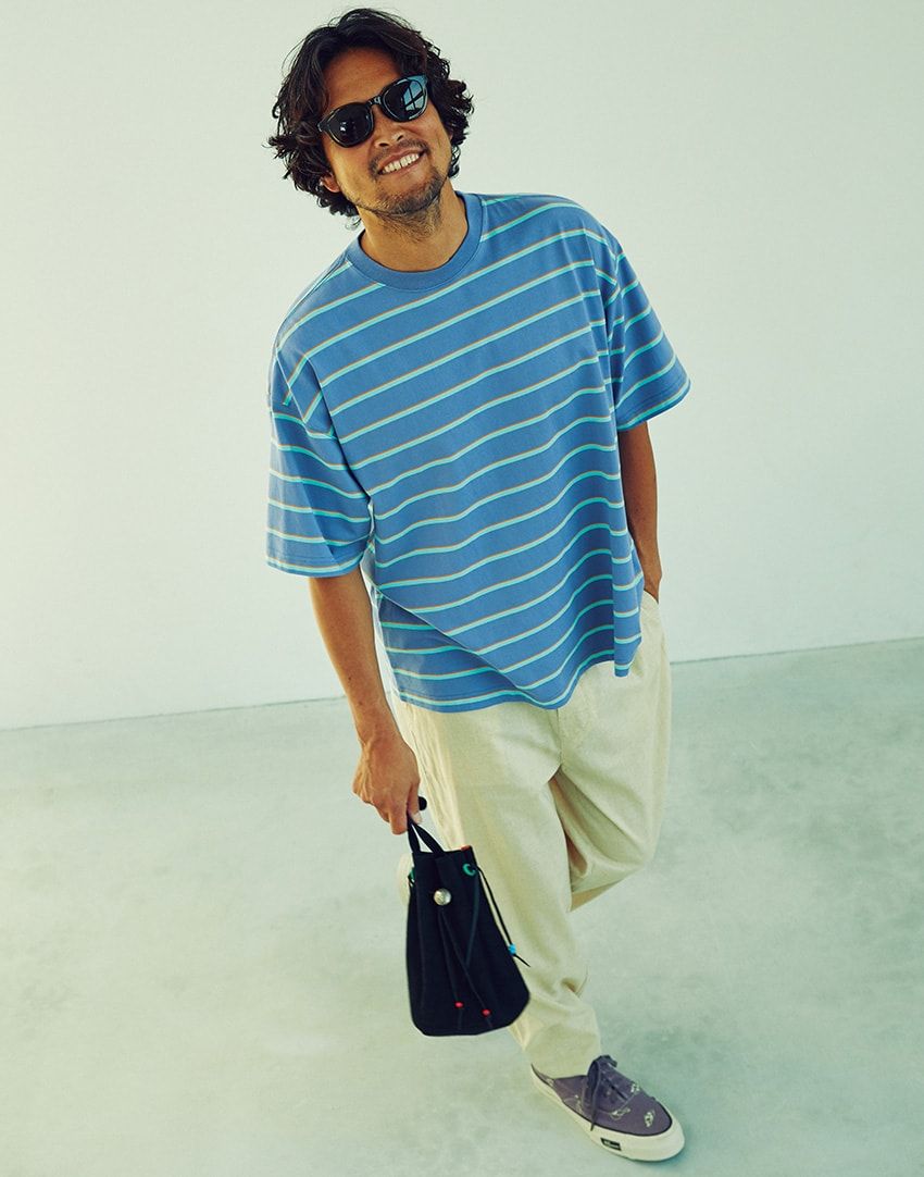 揺れる“リネン”のパンツを着こなす大人は格好いい。夏のコーデ実例4体 - 1枚目の画像