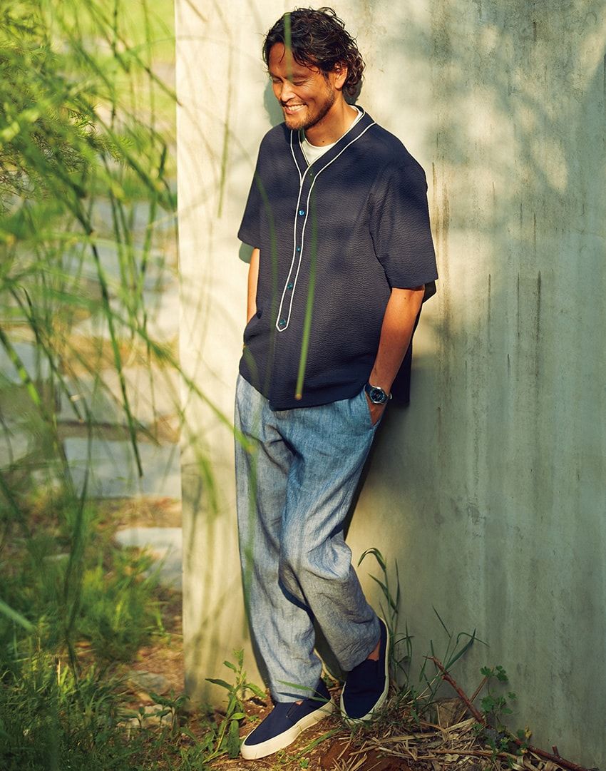 揺れる“リネン”のパンツを着こなす大人は格好いい。夏のコーデ実例4体 - 3枚目の画像