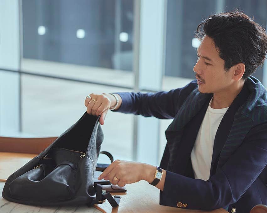 ビームスF・西口修平の仕事バッグとその中身「小物はギャルソンのポーチに入れてます」 - 22枚目の画像