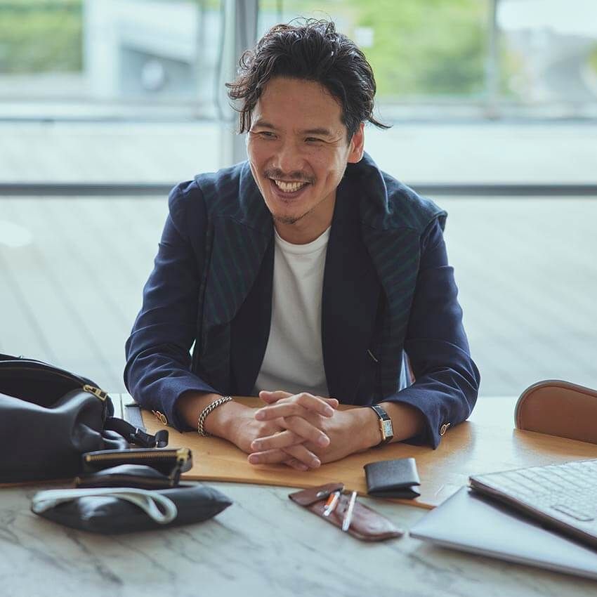 ビームスF・西口修平の仕事バッグとその中身「小物はギャルソンのポーチに入れてます」 - 23枚目の画像