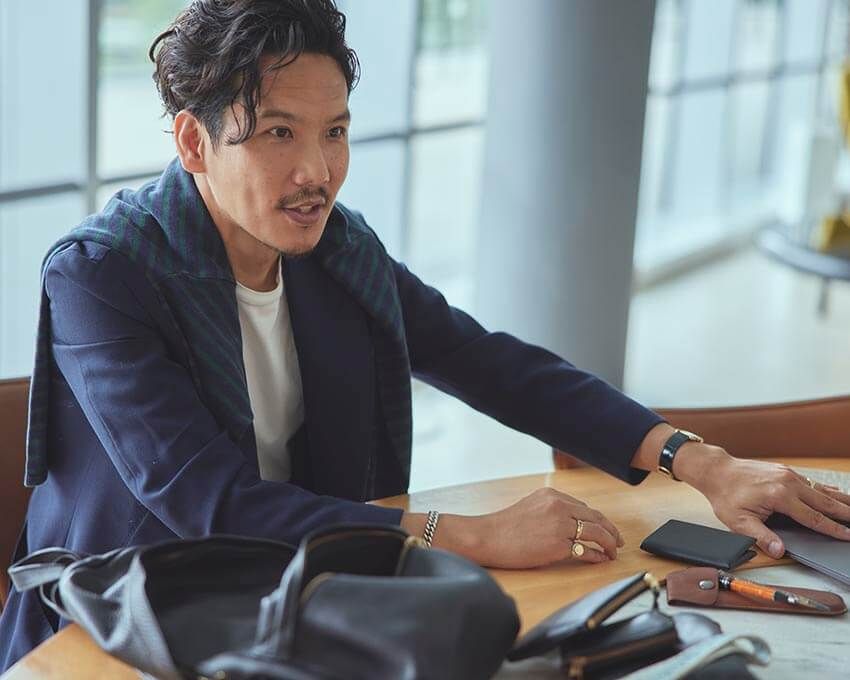 ビームスF・西口修平の仕事バッグとその中身「小物はギャルソンのポーチに入れてます」 - 25枚目の画像