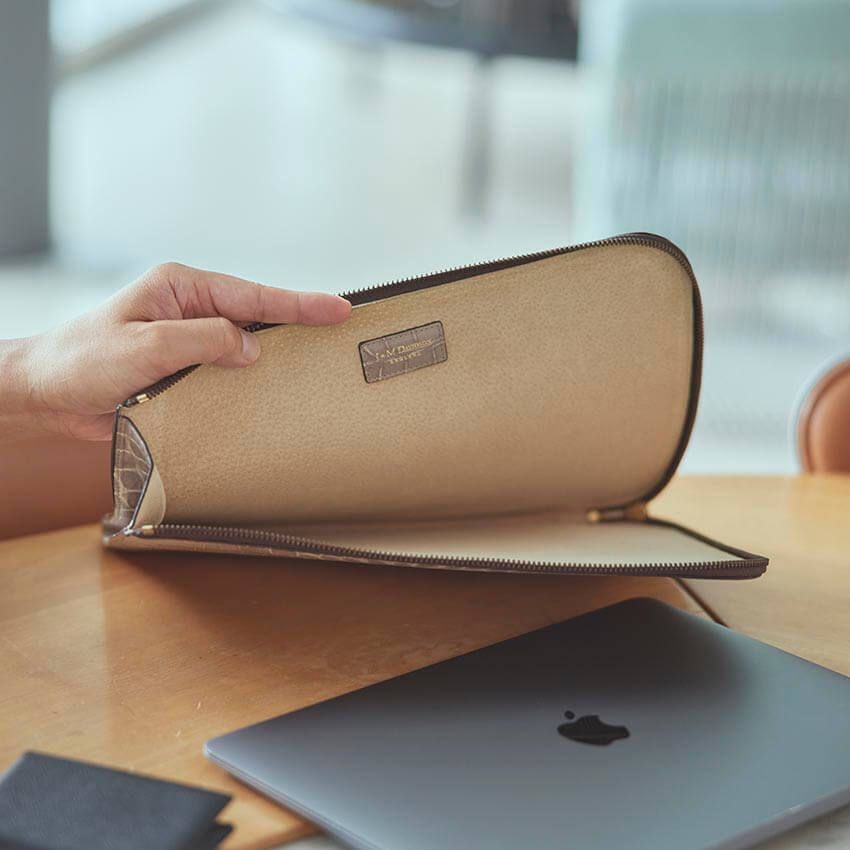 ビームスF・西口修平の仕事バッグとその中身「小物はギャルソンのポーチに入れてます」 - 31枚目の画像