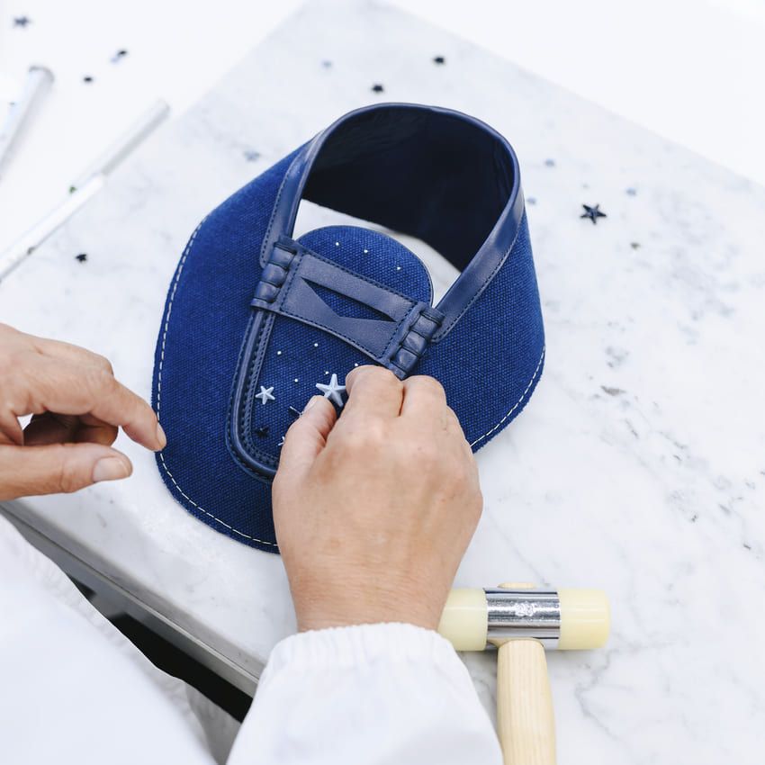 藍染め「ジミー チュウ」日本限定リリース。職人集団BUAISOUと手を組んだ深いワケ - 9枚目の画像