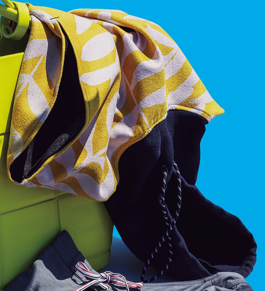 バッグにショーツ、サンダルも！“夏の相棒”をアップデートして、素敵なサマータイムを - 2枚目の画像