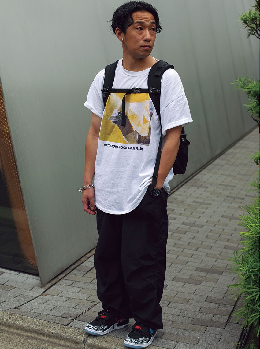 Tシャツ一枚に個性が滲むコーデ術。グラフィック派も無地派も参考になる7人をスナップ - 2枚目の画像