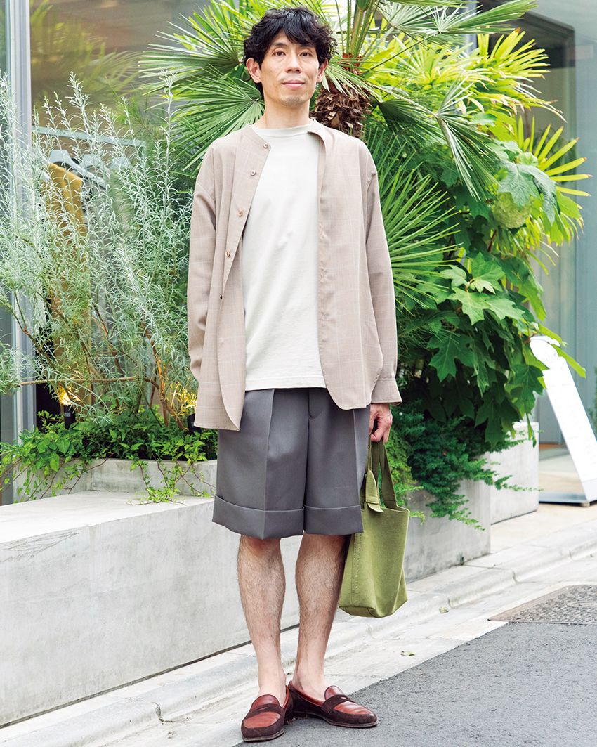 大人のショーツスタイルは「膝を出すなら肘隠す」が正解。長袖シャツで実践した10名 - 2枚目の画像