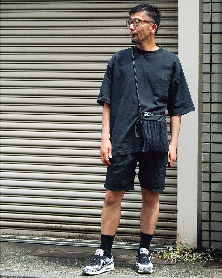 夏のオールブラック・スタイル。軽快さを求めるならショーツでコーデが吉！ - 2枚目の画像