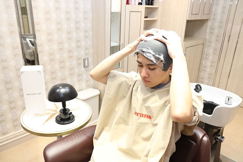 アデランスの奇想天外な“かぶり物”。390本のトゲトゲによる髪想いな刺激を1日1分だけ - 6枚目の画像