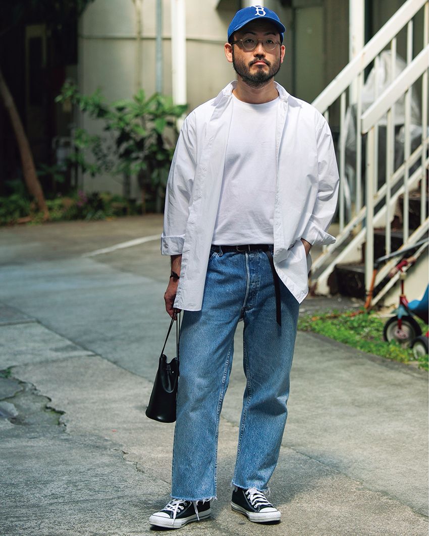 実は難しい白シャツのメンズコーデ。街行くお洒落上級者たちは、どう着こなしていた？ - 2枚目の画像