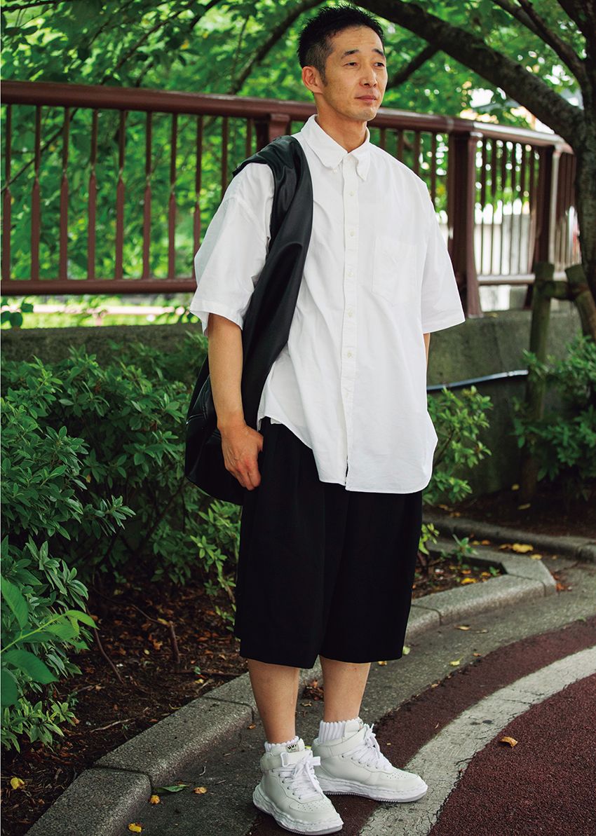 実は難しい白シャツのメンズコーデ。街行くお洒落上級者たちは、どう着こなしていた？ - 4枚目の画像