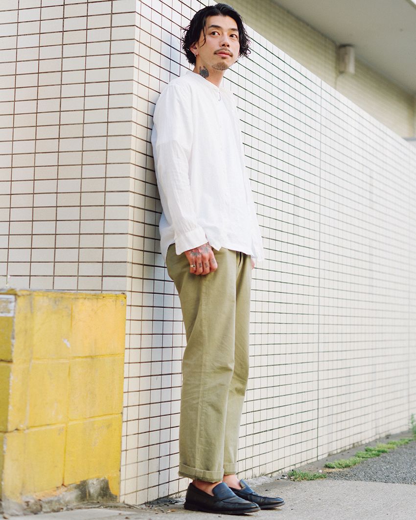 実は難しい白シャツのメンズコーデ。街行くお洒落上級者たちは、どう着こなしていた？ - 5枚目の画像