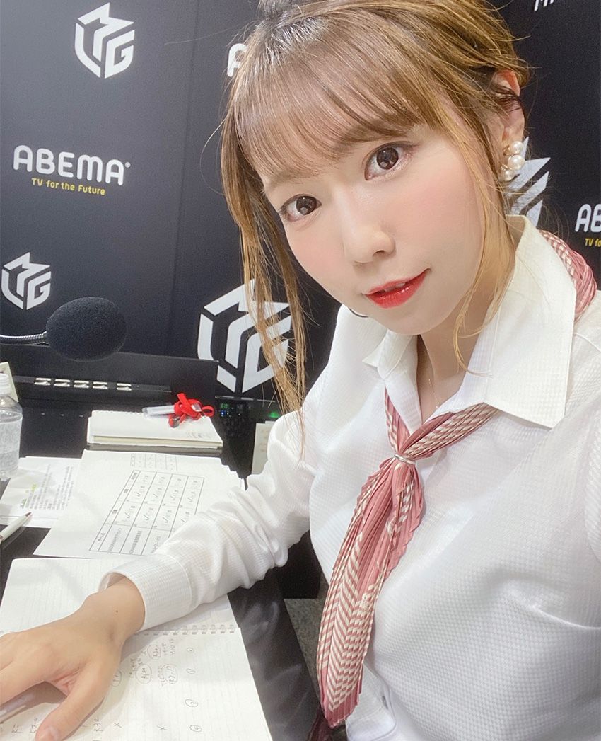 京大卒のプロ雀士として活躍する看板娘が、幼少期から麻雀漬けの日々を送っていた - 15枚目の画像