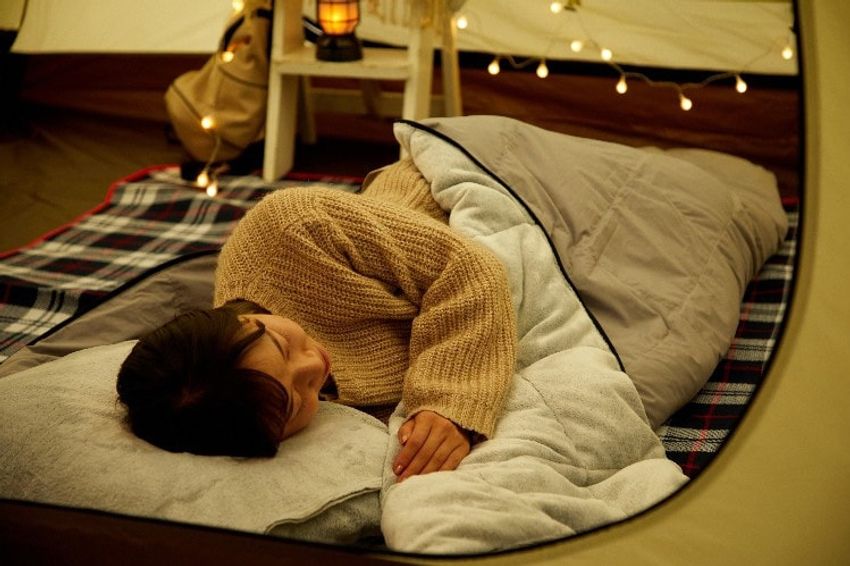 布団の老舗「西川」が本気で寝袋を作ったら、もうテントか寝室かわからなくなりそう - 6枚目の画像
