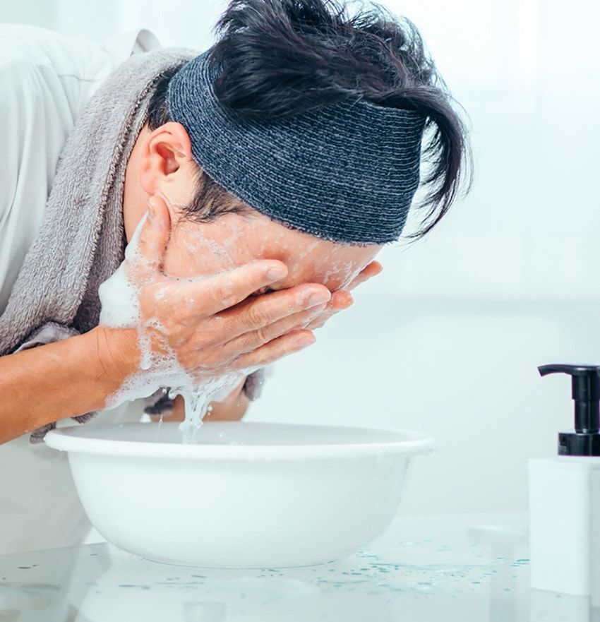 落としきれてない日焼け止めは危険！ クレンジング洗顔の必要性を解説 - 2枚目の画像