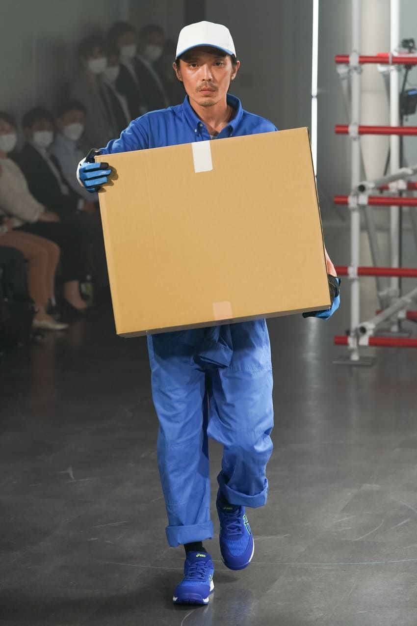 滝藤賢一が履いた“本物”のワークシューズ。「アシックス」が意外なファッションショーを開催 - 13枚目の画像