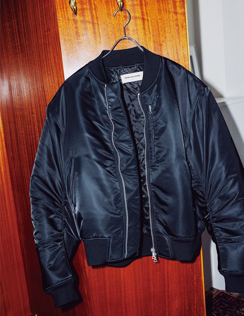 ミリタリーを大人っぽく！その想い、「ドリス ヴァン ノッテン」のフライトジャケットが叶えます - 1枚目の画像