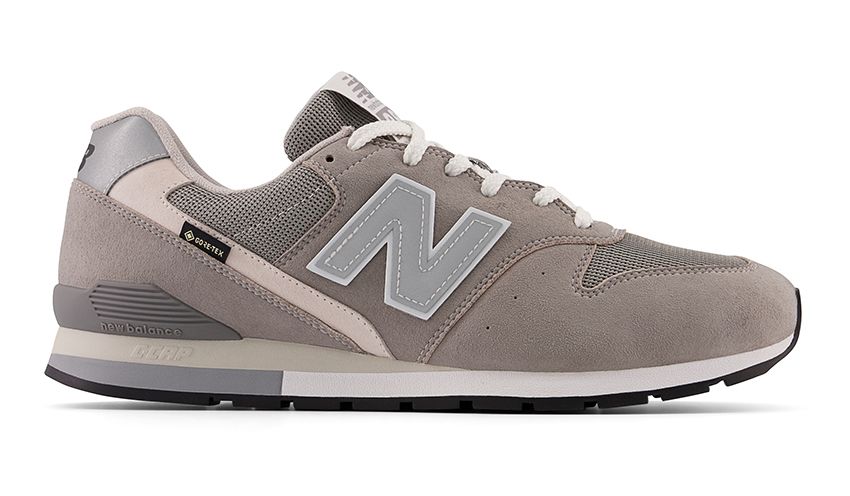 1万9800円/ニューバランス(ニューバランスジャパン 0120-85-7120)