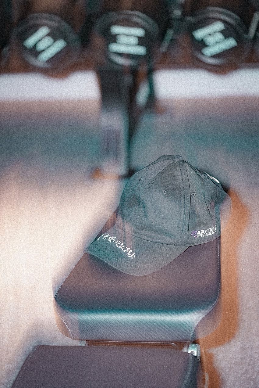 「今、米抜いてる」加賀美 健×チャリアンドコー×エニタイムフィットネスのTシャツ。前面は驚異のシックスパック！ - 23枚目の画像