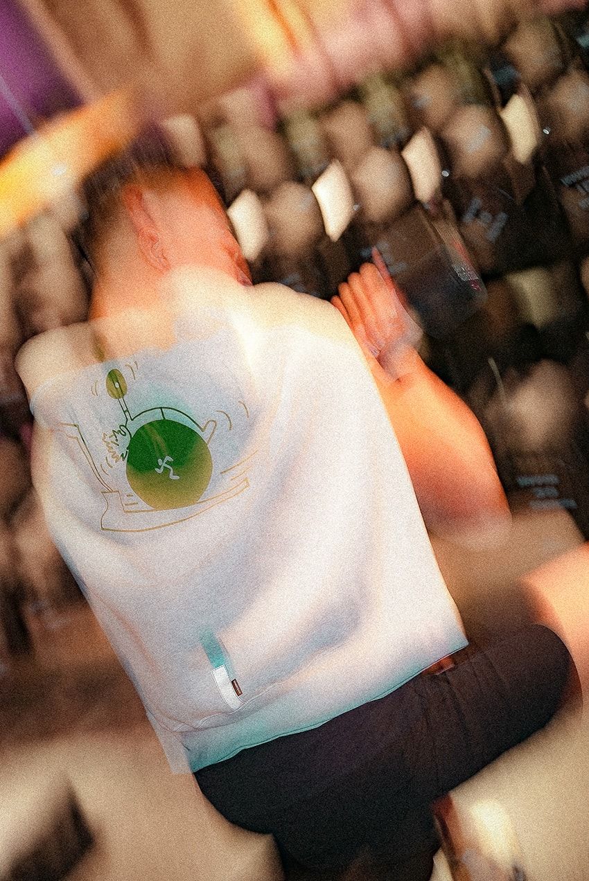 「今、米抜いてる」加賀美 健×チャリアンドコー×エニタイムフィットネスのTシャツ。前面は驚異のシックスパック！ - 28枚目の画像