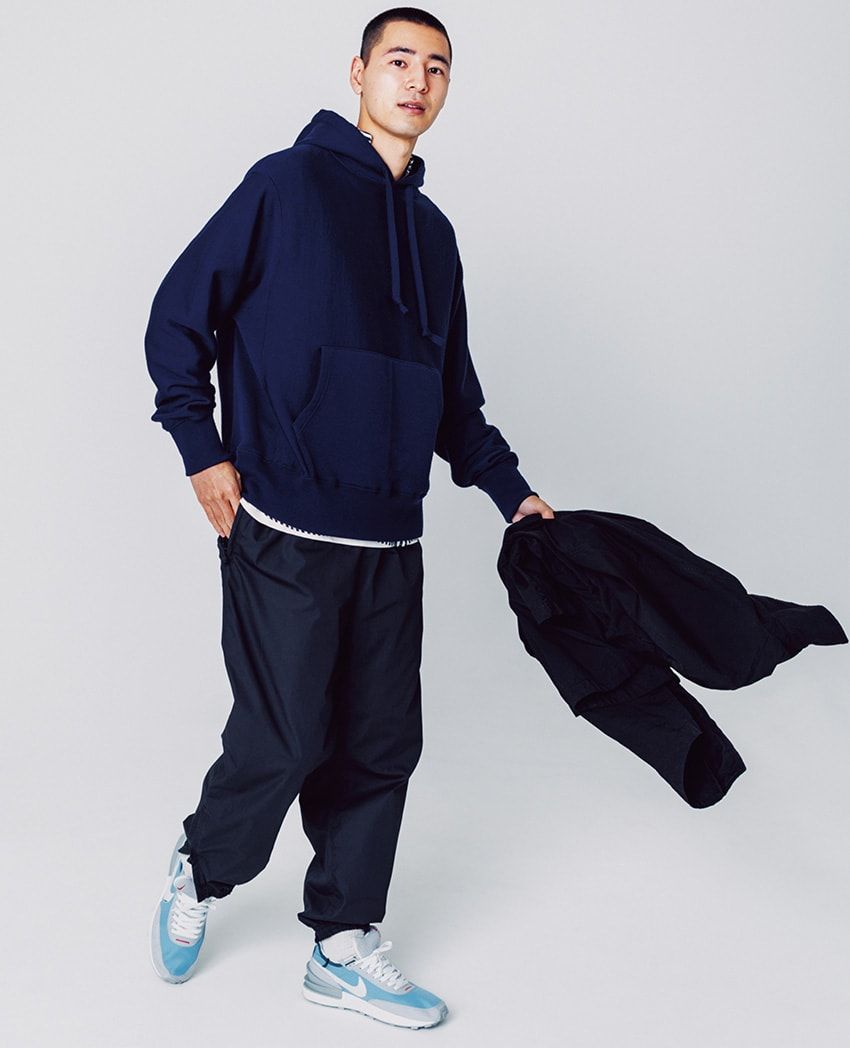 スポーティなボトムスを着こなすコツ。サイズ、色使い、スニーカー選びなどを簡潔に - 2枚目の画像