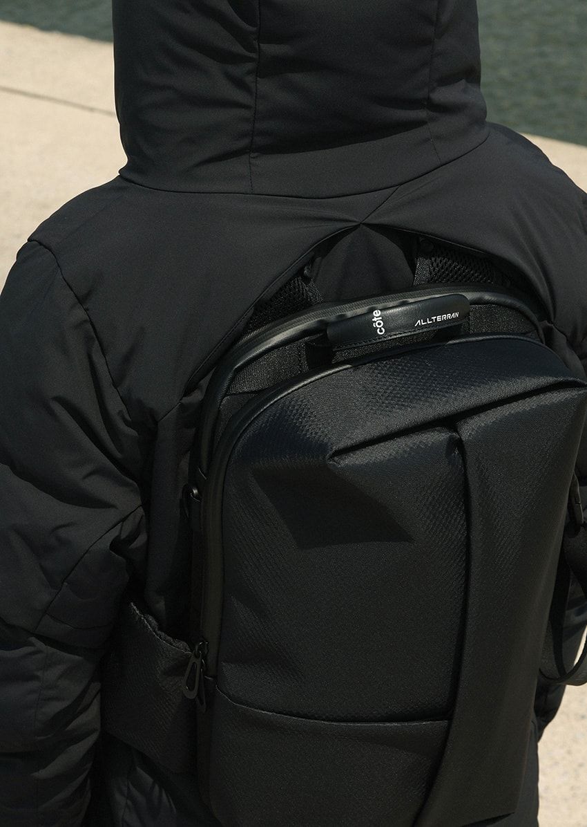 ダウン着用時のリュック問題を解決する「デサント オルテライン×コートエシエル」の水沢ダウン - 5枚目の画像